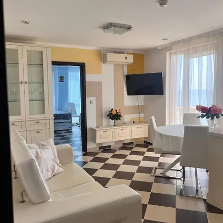 Апартамент Royal Marina Bulgaria *