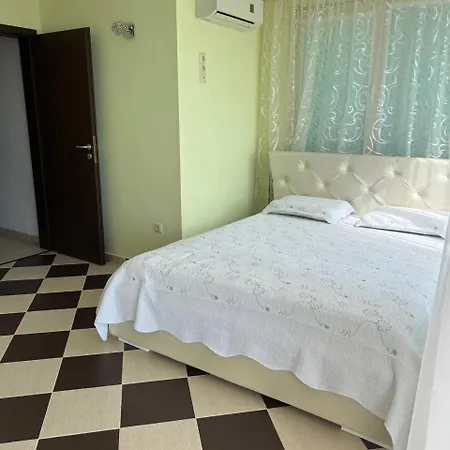 Royal Marina Bulgaria * Елените